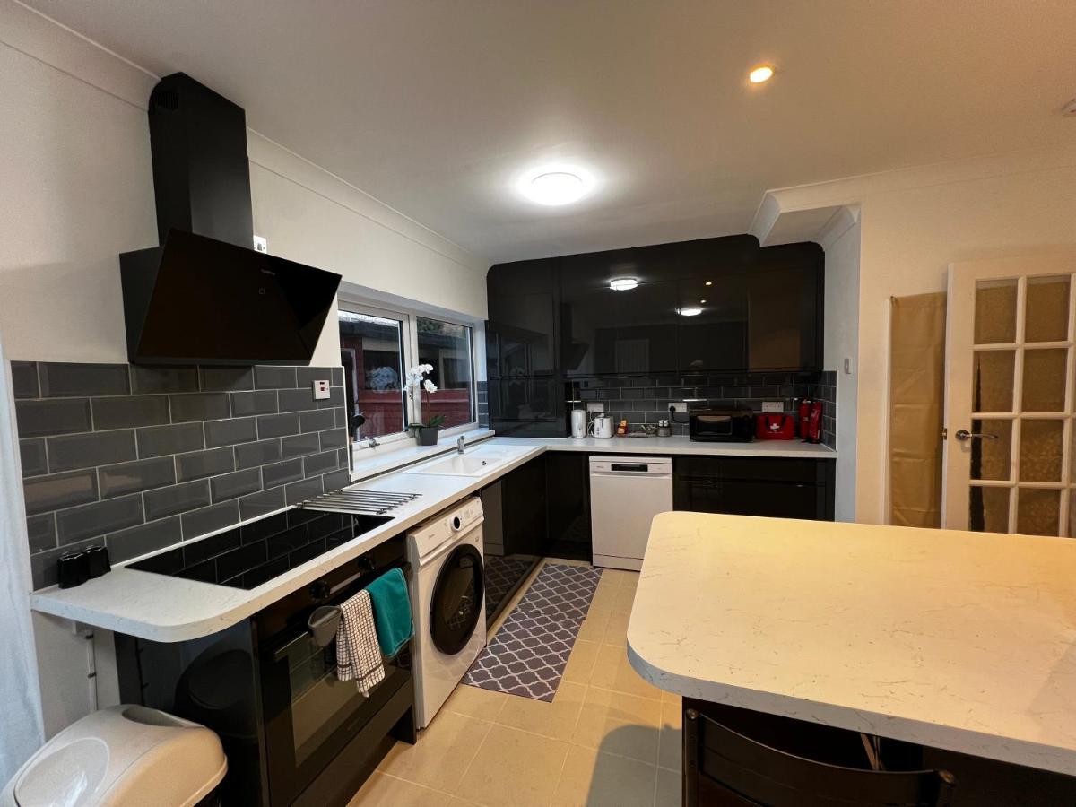 Springfield House- Near Newcastle Centre, Hospital And Keele University! Stoke-on-Trent Bagian luar foto