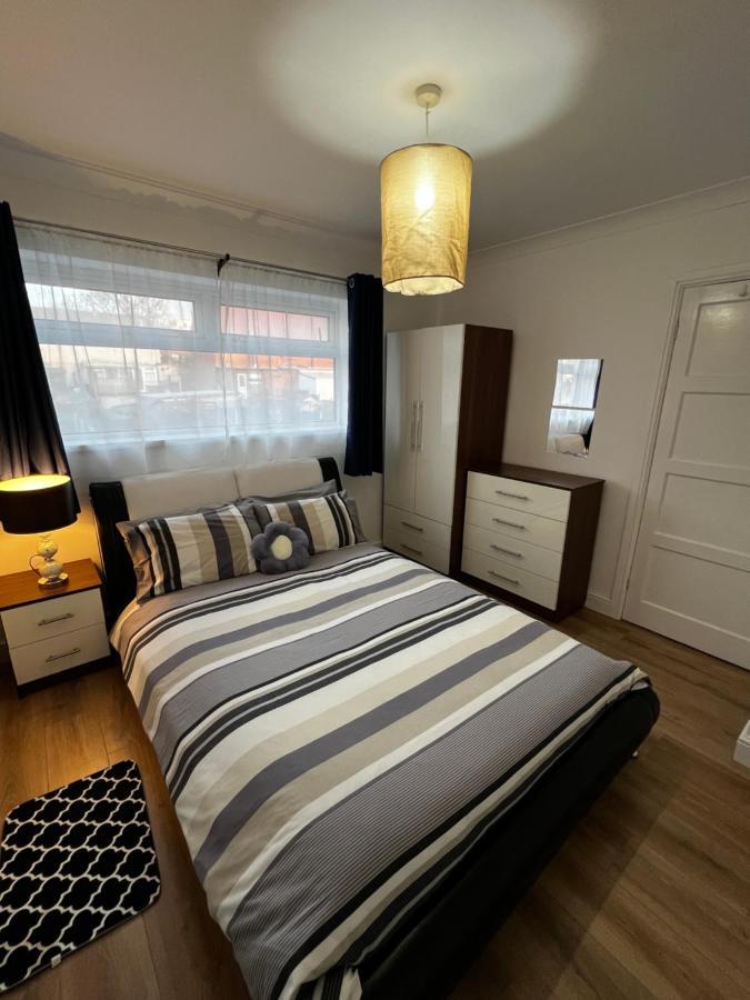Springfield House- Near Newcastle Centre, Hospital And Keele University! Stoke-on-Trent Bagian luar foto